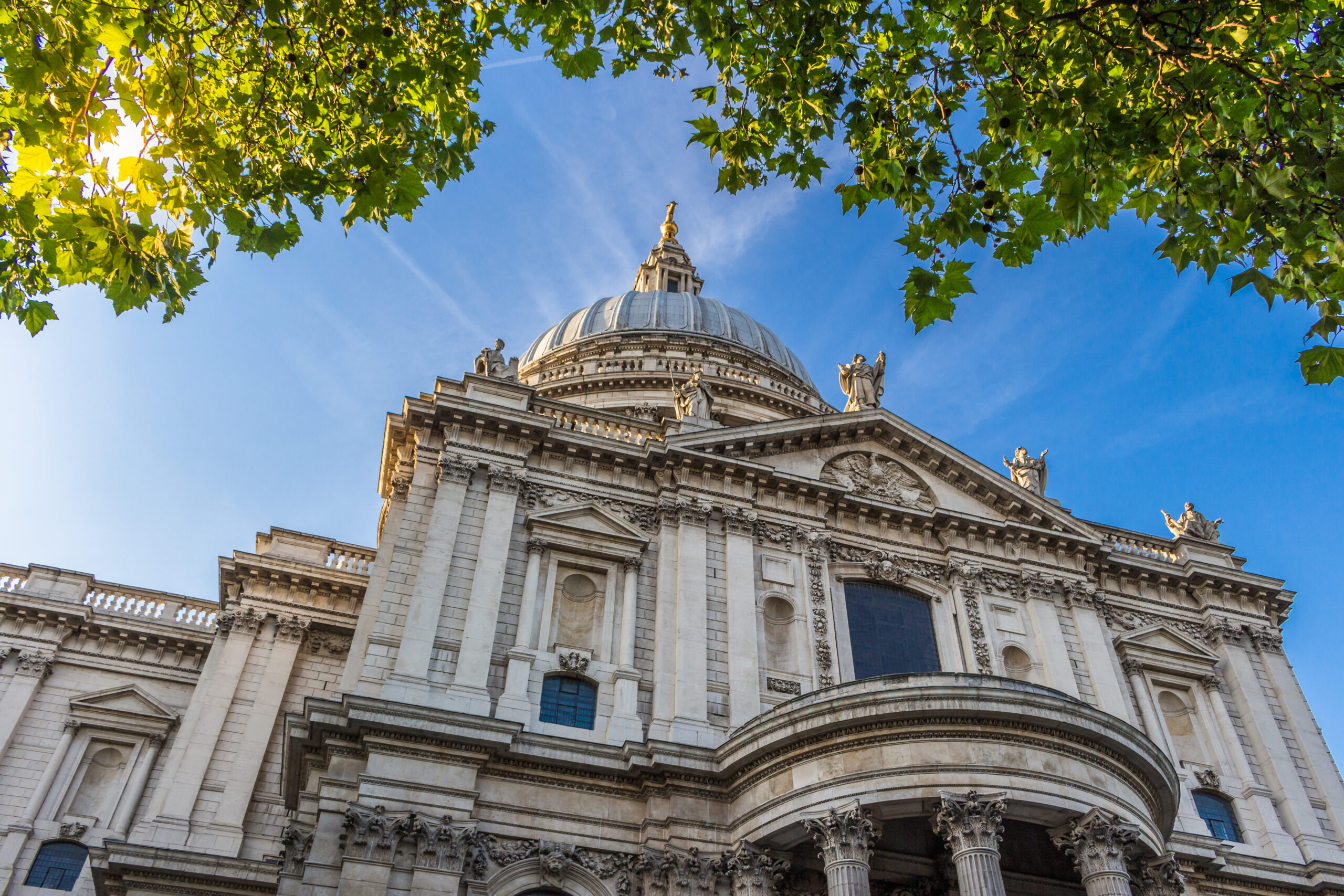 St. Paul's cathedral on a sunny day